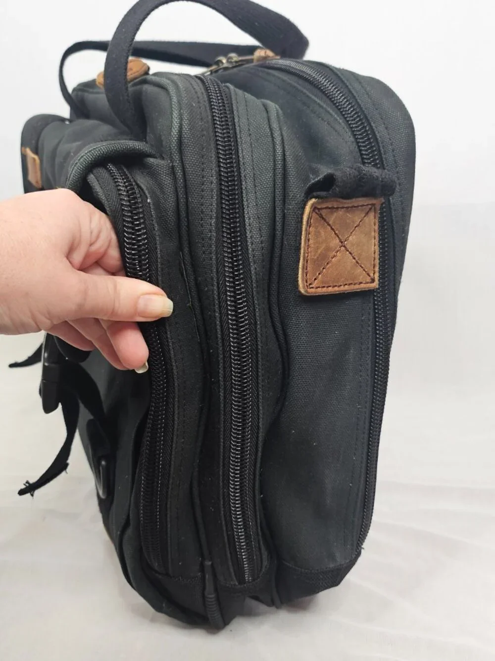 Cabela's Heavy Duty Canvas Messenger Laptop Travel Bag I  Leather Trim I Black